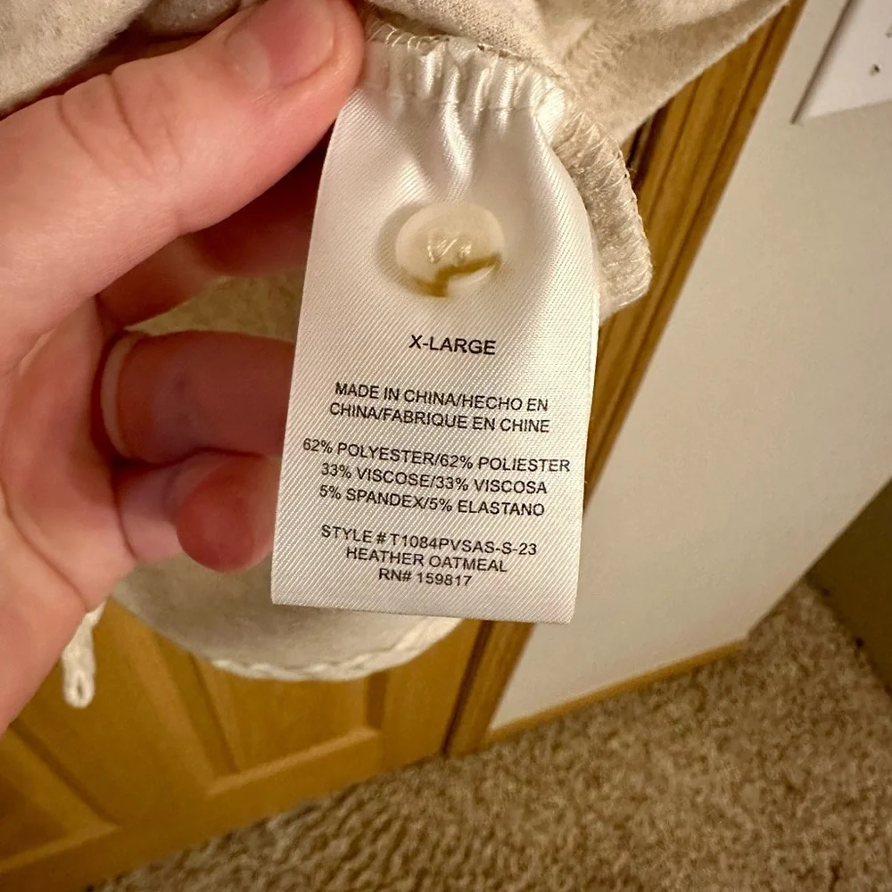 NWT Altar'd State Women’s Cream Collared Top - Size XL - Picture 5 of 7